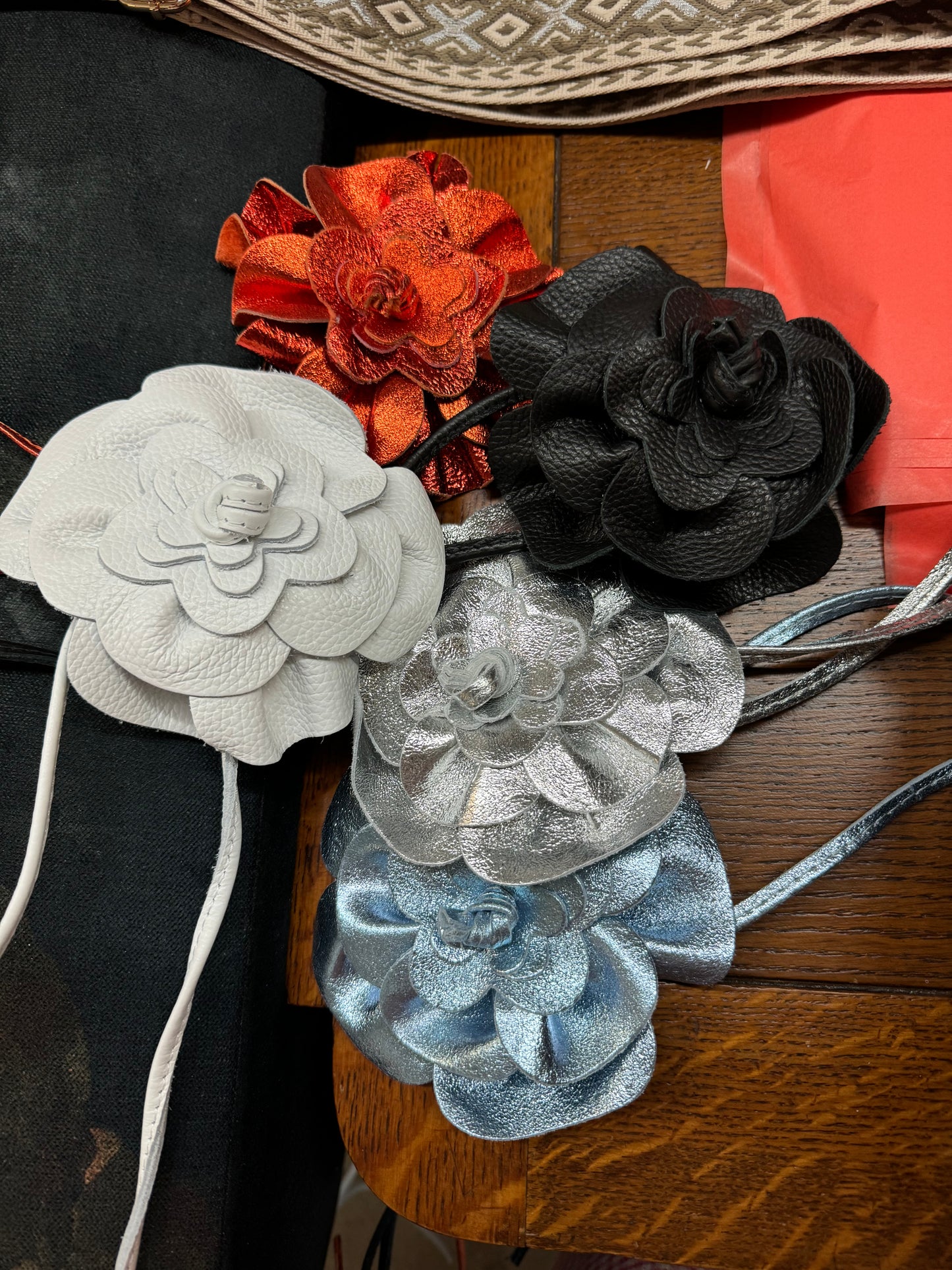 BIDINIS Camellia leather belts