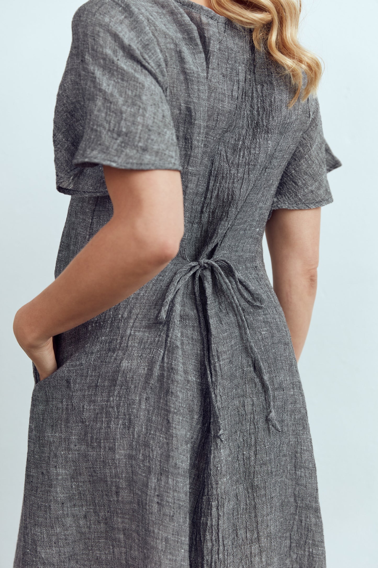 Iris linen dress with sleeves
