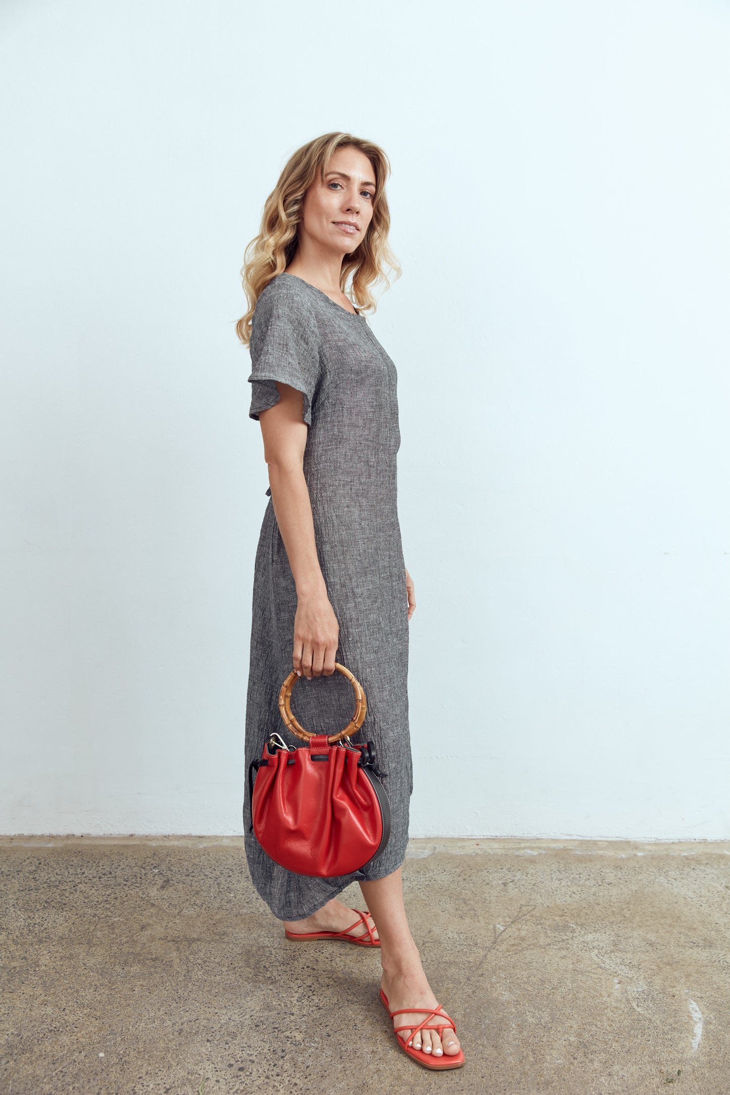 Iris linen dress with sleeves