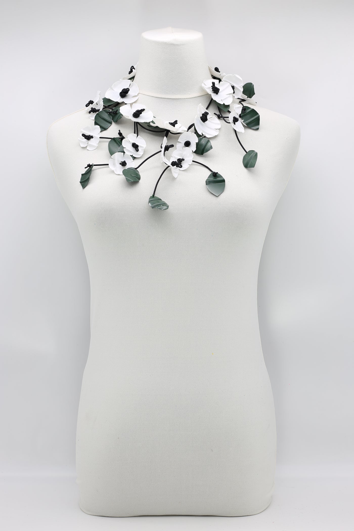 JIANHUI LONDON Poppy Flower Necklace