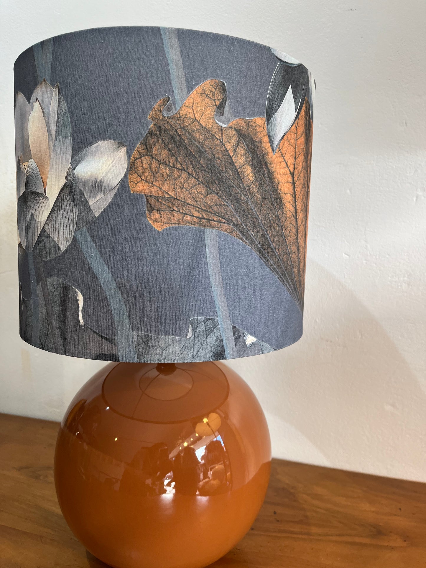 MS CHIEF DESIGNS Small Tobacco Sphere Lamp with Lotus Morning Shade