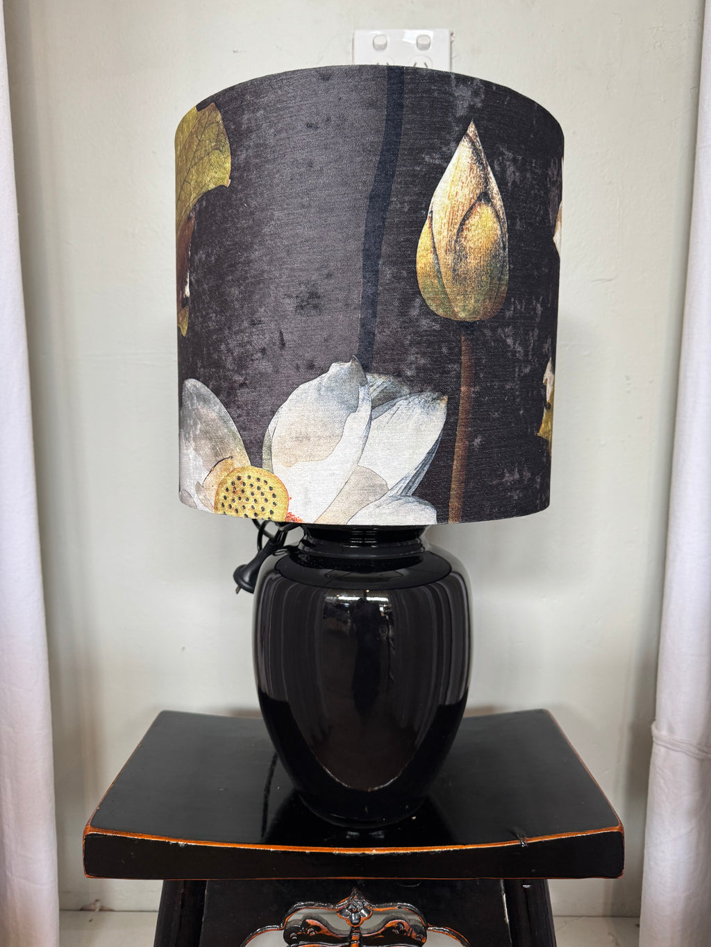 LAMP black ceramic with Lotus Field shade