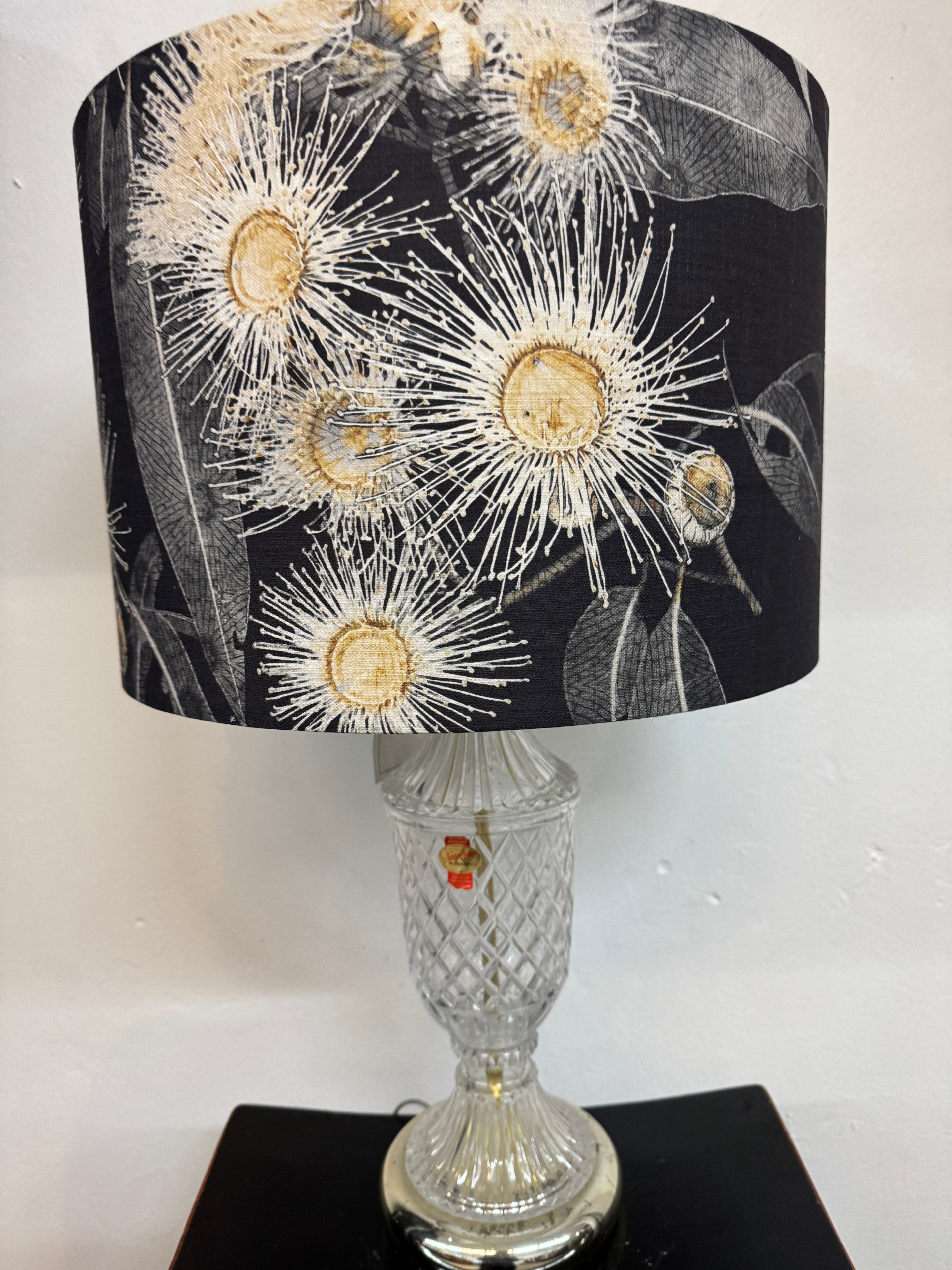 LAMP Kalypto Yuki on crystal base