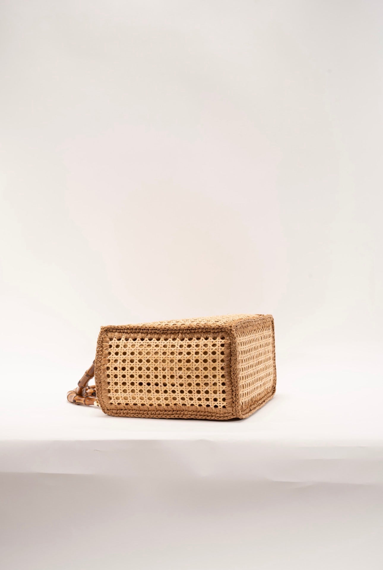 BIDINIS Rattan tote with bamboo handles Tan trim