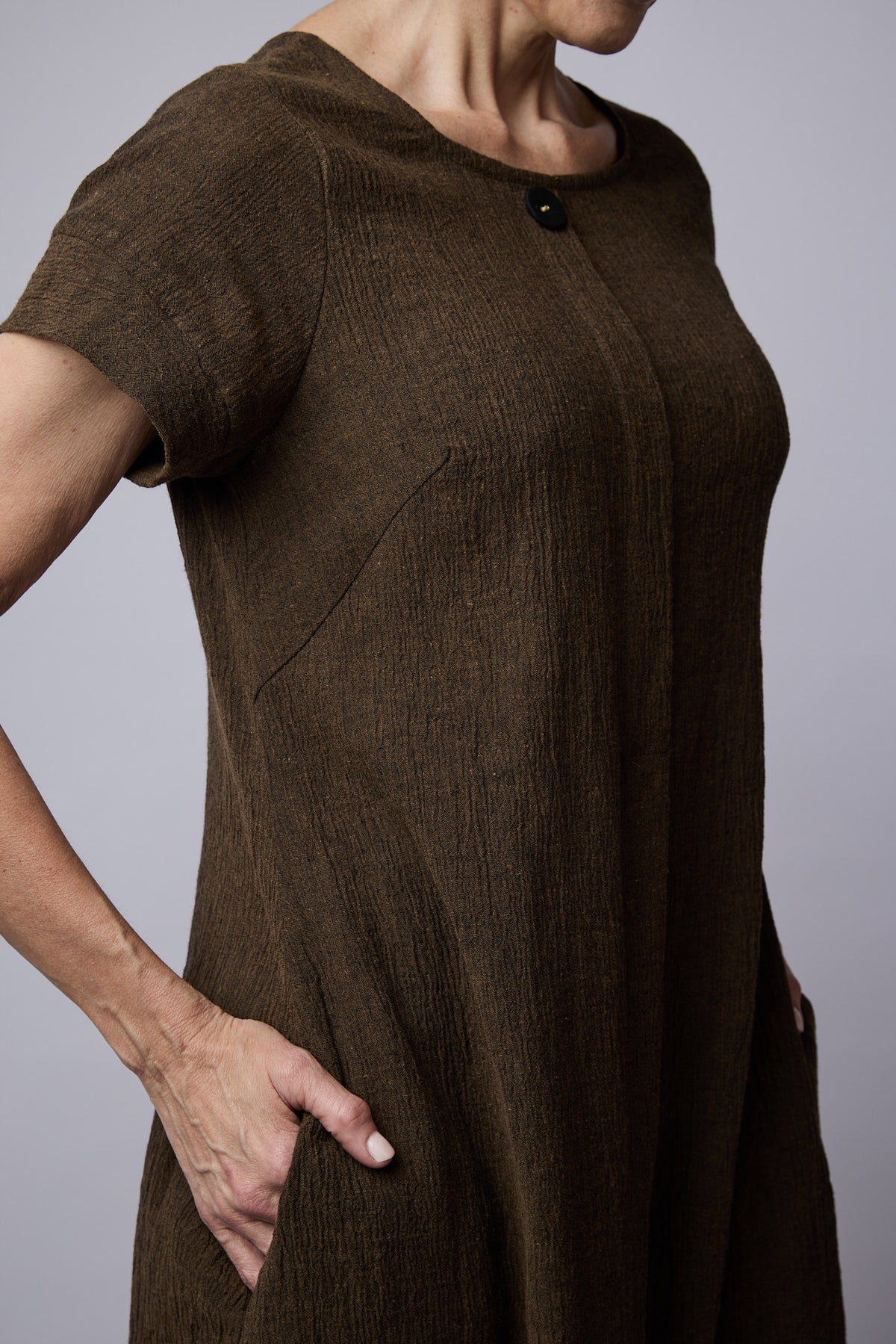Dakota dress Smoke Olive crinkle linen