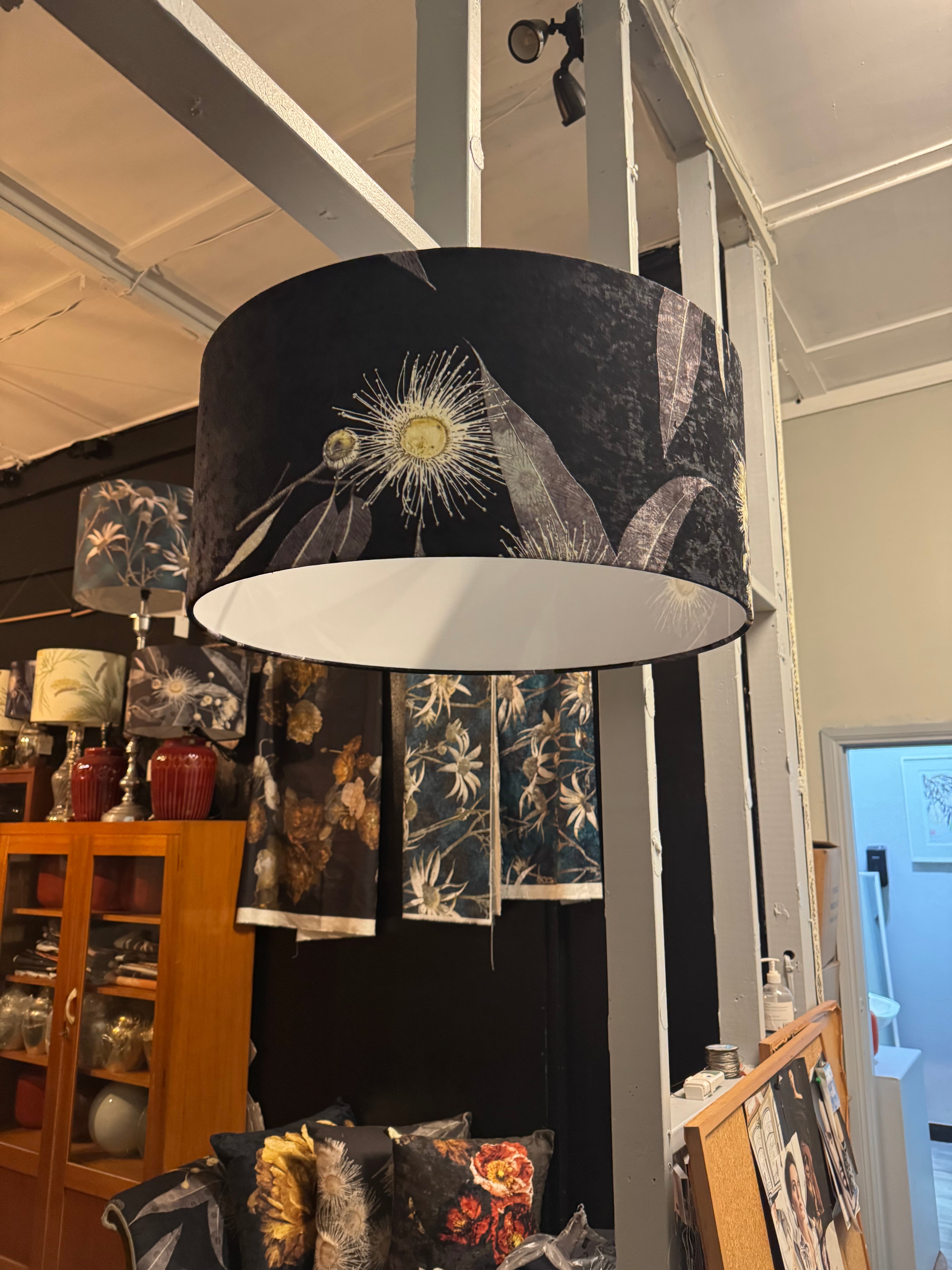 Pendant shade in Kalypto Yuki