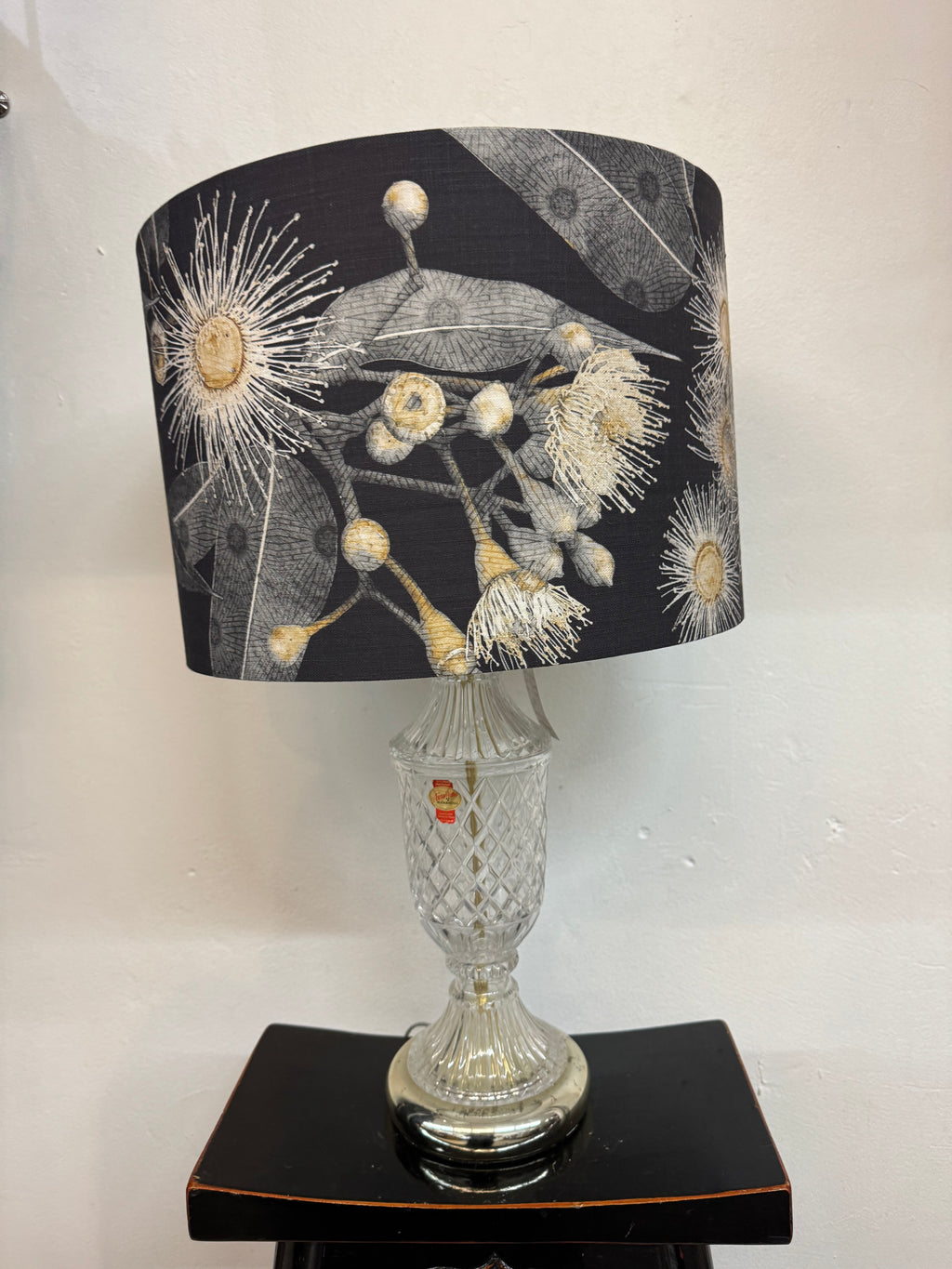 LAMP Kalypto Yuki on crystal base