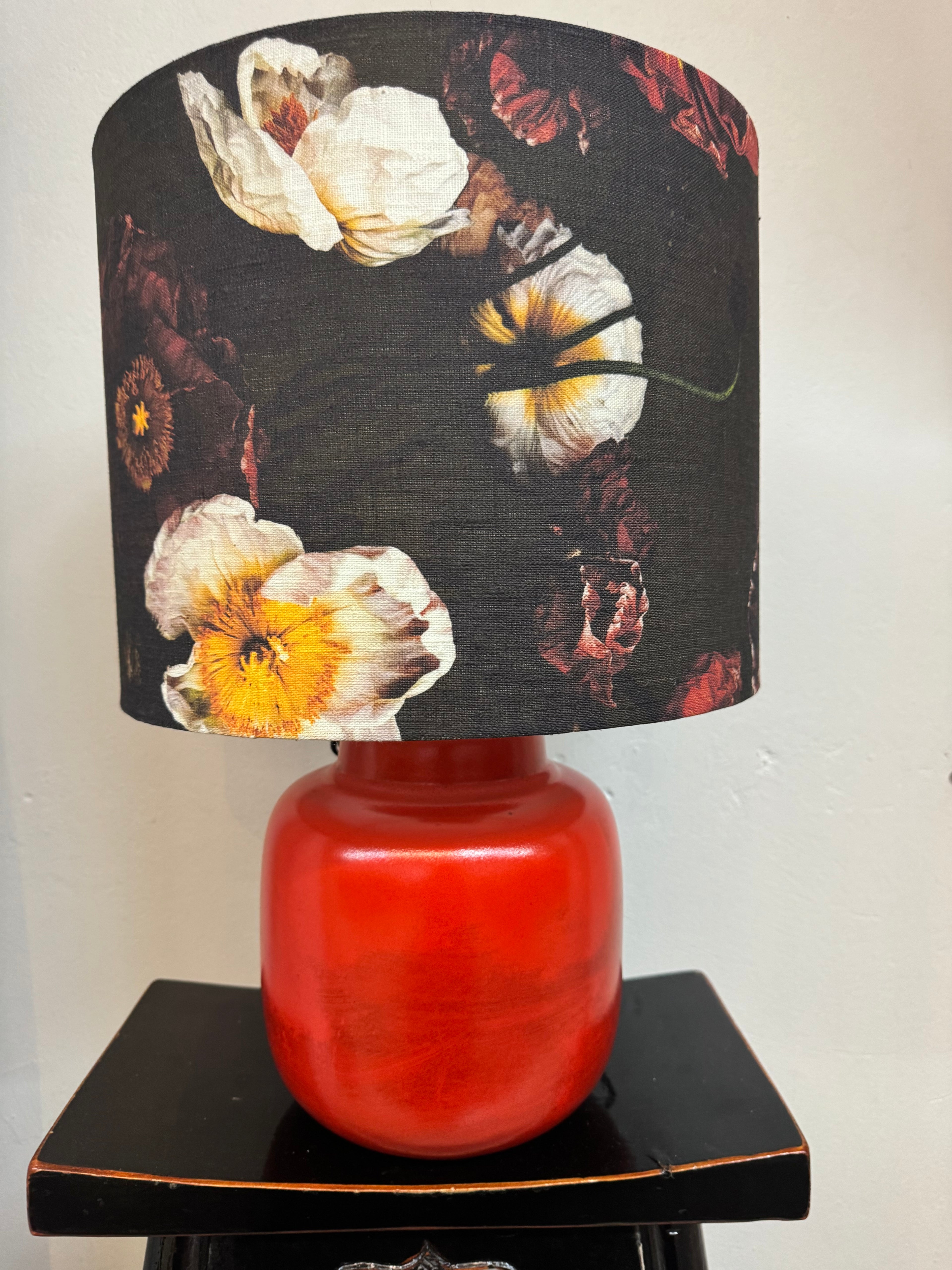 Lamp Retro Poppies shade on ginger jar ceramic base