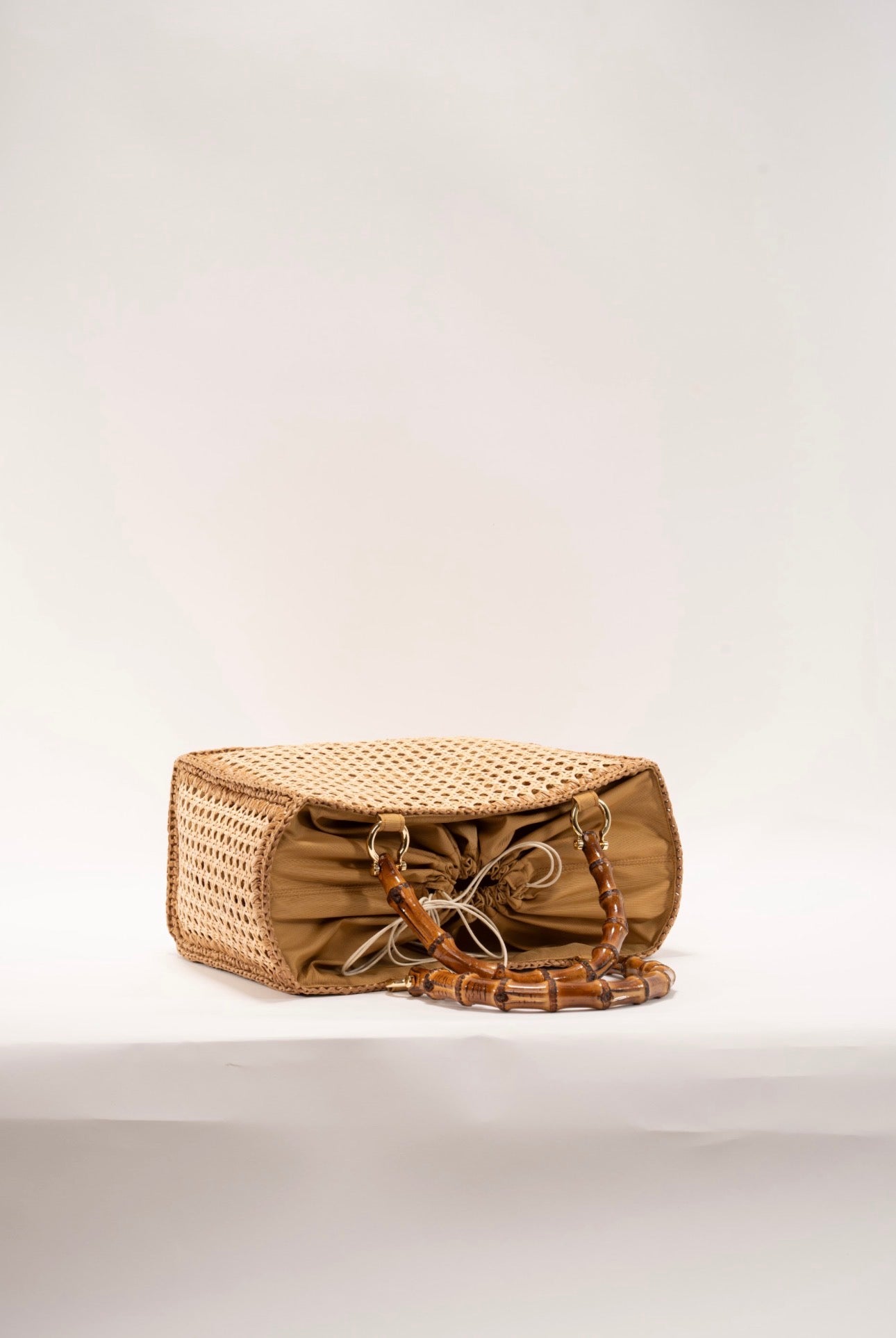 BIDINIS Rattan tote with bamboo handles Tan trim