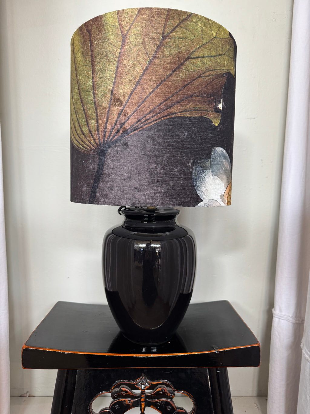 LAMP black ceramic with Lotus Field shade