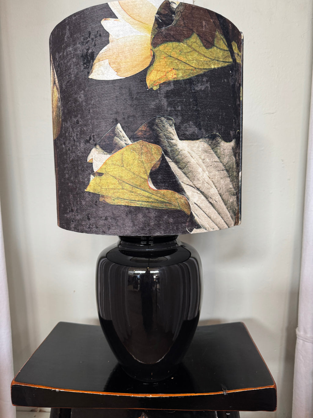 LAMP black ceramic with Lotus Field shade