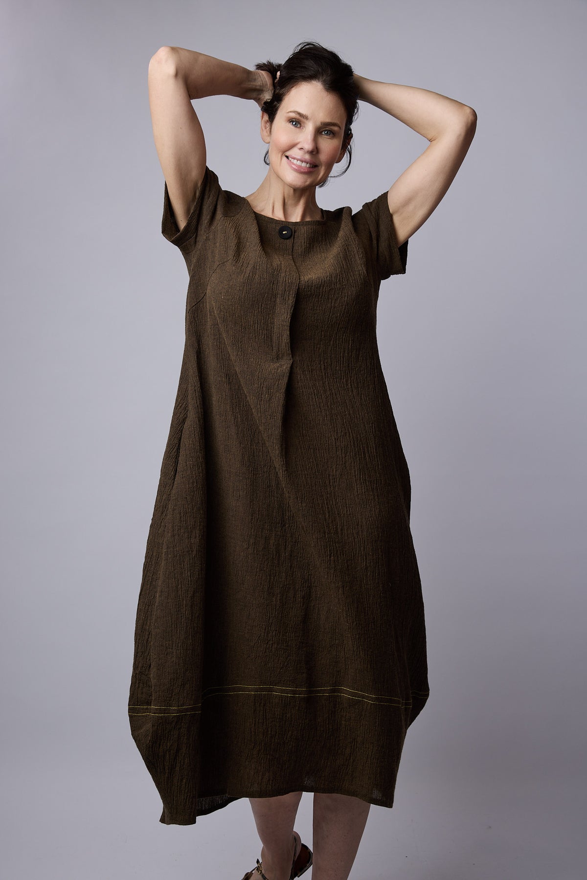 Dakota dress Smoke Olive crinkle linen