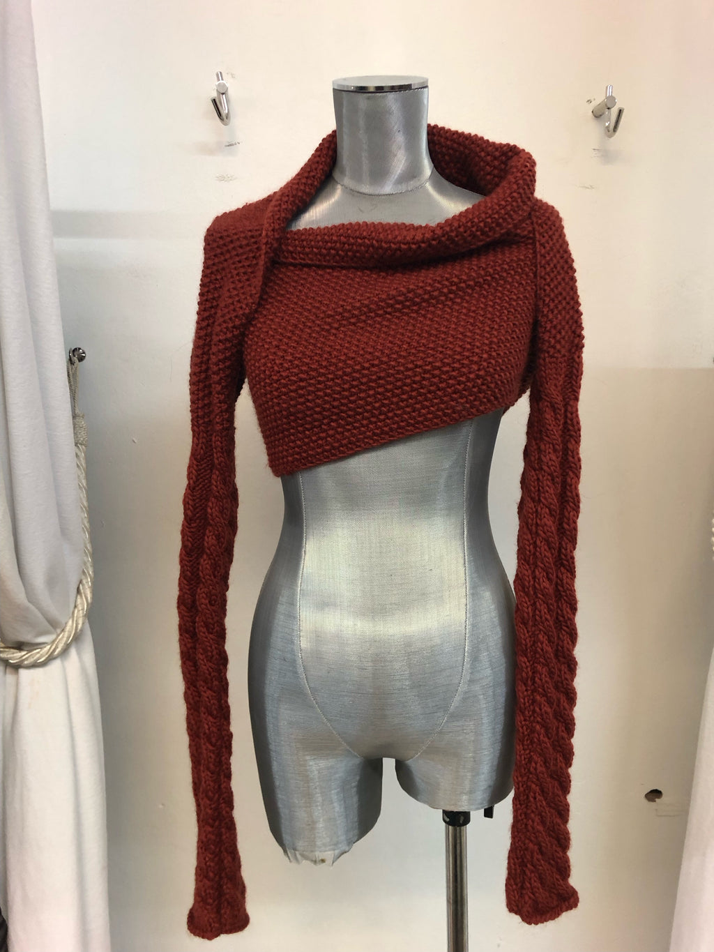 NIHAN ALTUNTAS Handknitted Cable Shrug