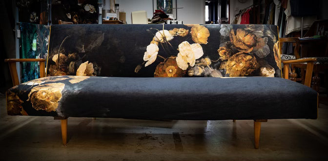 60s Daybed in Sulphur Poppies