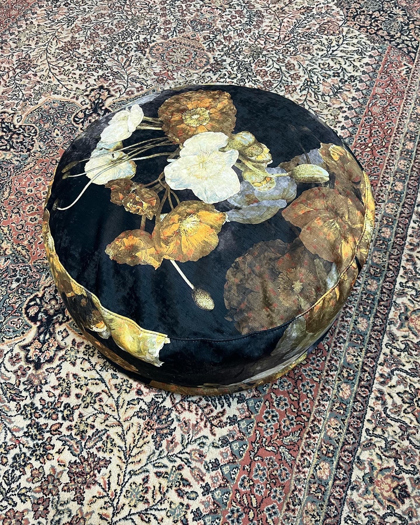 60s Daybed in Sulphur Poppies