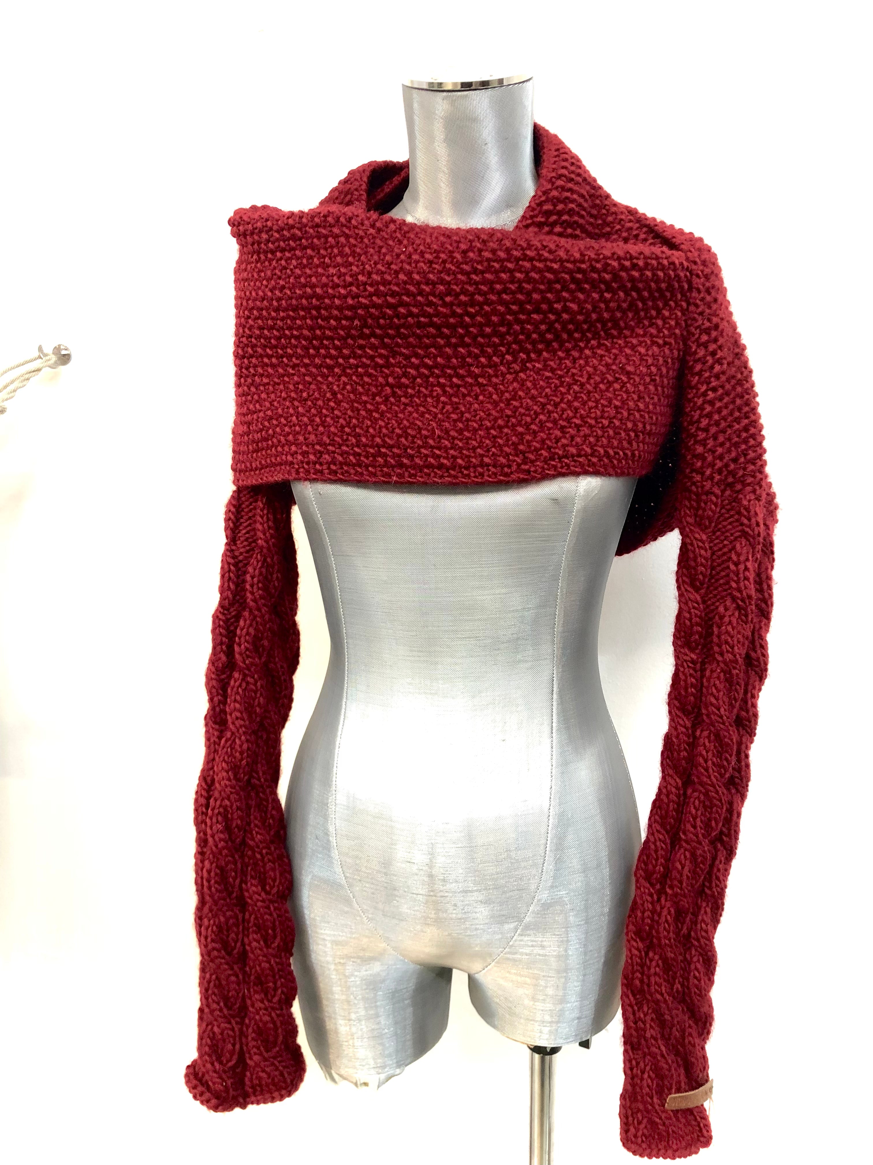 NIHAN ALTUNTAS Handknitted Cable Shrug
